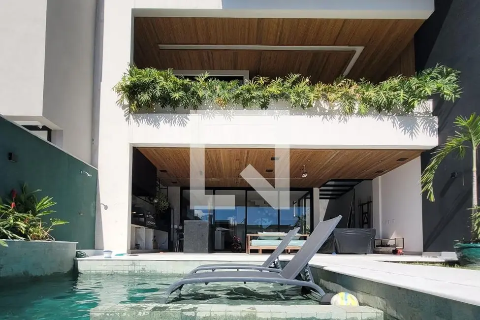 Foto 1 de Casa de Condomínio com 3 quartos à venda, 380m2 em Rio De Janeiro - RJ