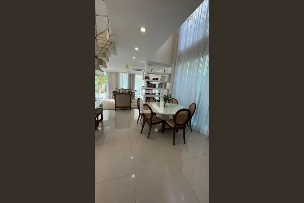 Casa com 4 quartos à venda, 320m2 em Rio De Janeiro - RJ - imagem 3 Foto 3 de Casa com 4 quartos à venda, 320m2 em Rio De Janeiro - RJ