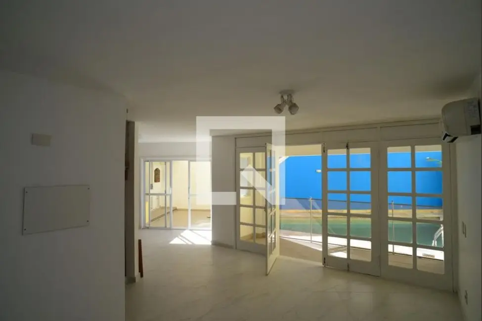 Casa de Condomínio com 4 quartos à venda, 300m2 em Barra da Tijuca, Rio De Janeiro - RJ - imagem 3 Foto 3 de Casa de Condomínio com 4 quartos à venda, 300m2 em Barra da Tijuca, Rio De Janeiro - RJ