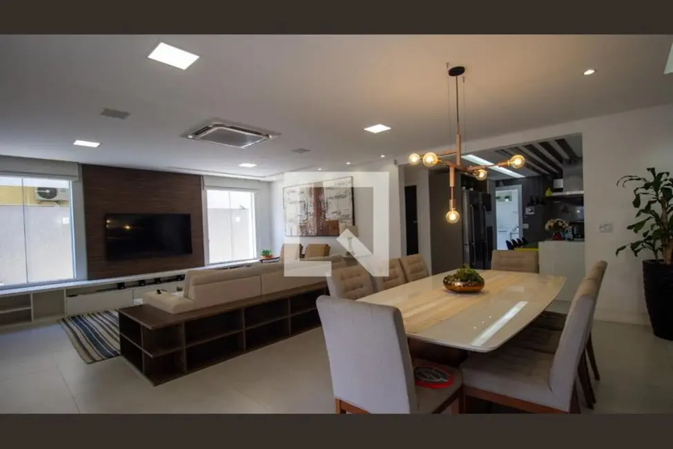 Foto 1 de Casa de Condomínio com 5 quartos à venda, 244m2 em Rio De Janeiro - RJ