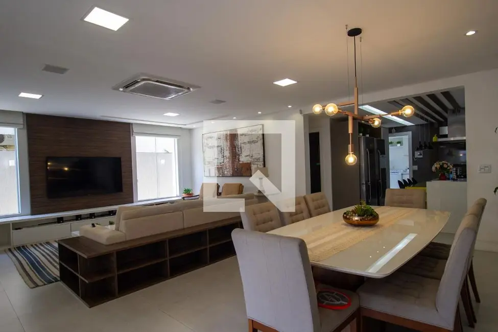 Foto 2 de Casa de Condomínio com 5 quartos à venda, 244m2 em Rio De Janeiro - RJ