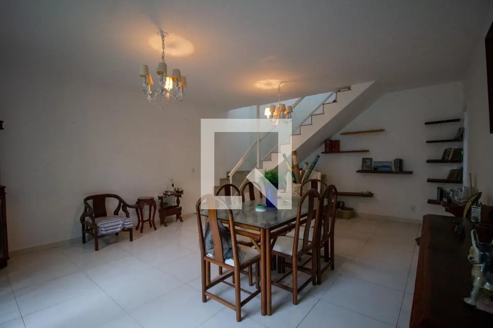 Foto 2 de Casa com 6 quartos à venda, 570m2 em Rio De Janeiro - RJ