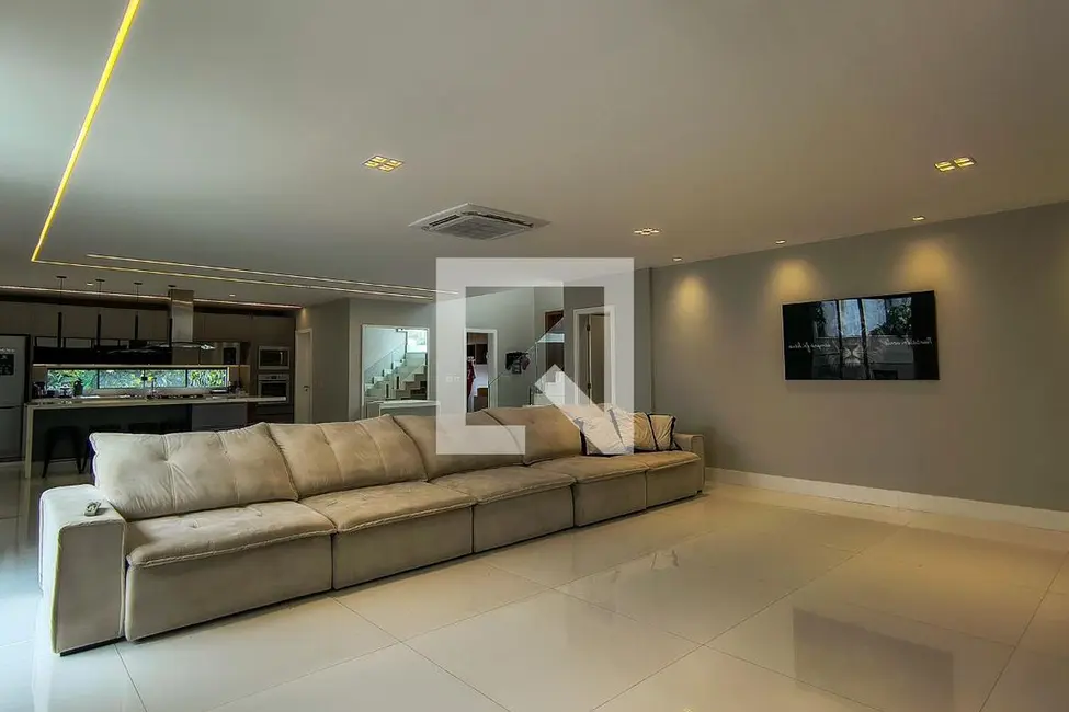 Casa com 5 quartos à venda, 300m2 em Rio De Janeiro - RJ - imagem 9 Foto 9 de Casa com 5 quartos à venda, 300m2 em Rio De Janeiro - RJ