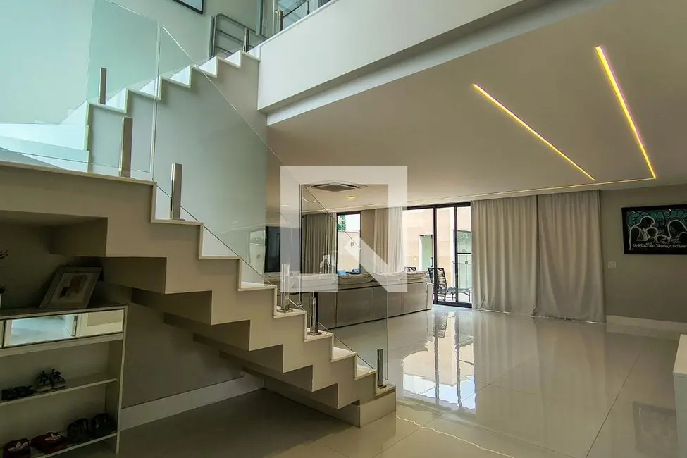 Casa com 5 quartos à venda, 300m2 em Rio De Janeiro - RJ - imagem 7 Foto 7 de Casa com 5 quartos à venda, 300m2 em Rio De Janeiro - RJ