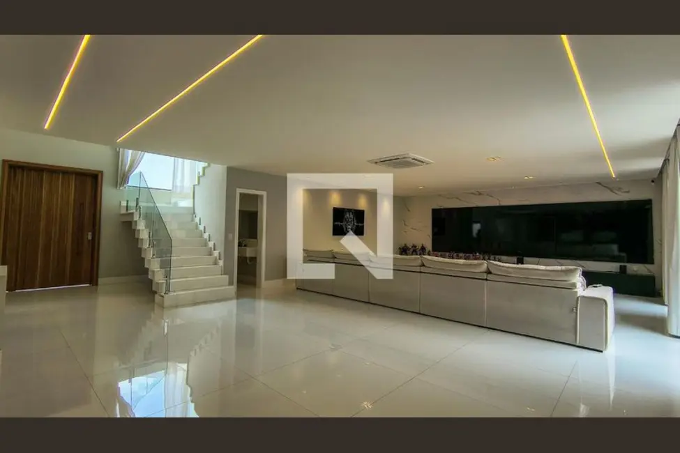 Casa com 5 quartos à venda, 300m2 em Rio De Janeiro - RJ - imagem 1 Foto 1 de Casa com 5 quartos à venda, 300m2 em Rio De Janeiro - RJ
