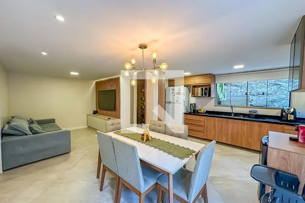 Casa com 3 quartos à venda, 363m2 em Laranjeiras, Rio De Janeiro - RJ - imagem 2 Foto 2 de Casa com 3 quartos à venda, 363m2 em Laranjeiras, Rio De Janeiro - RJ