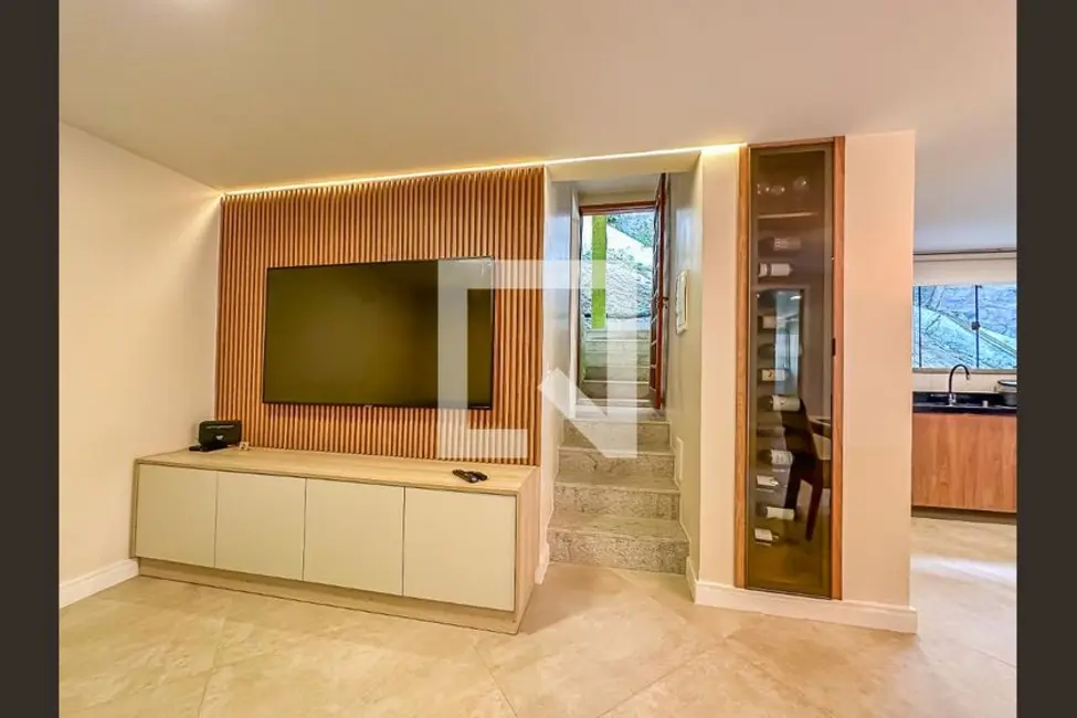 Casa com 3 quartos à venda, 363m2 em Laranjeiras, Rio De Janeiro - RJ - imagem 6 Foto 6 de Casa com 3 quartos à venda, 363m2 em Laranjeiras, Rio De Janeiro - RJ