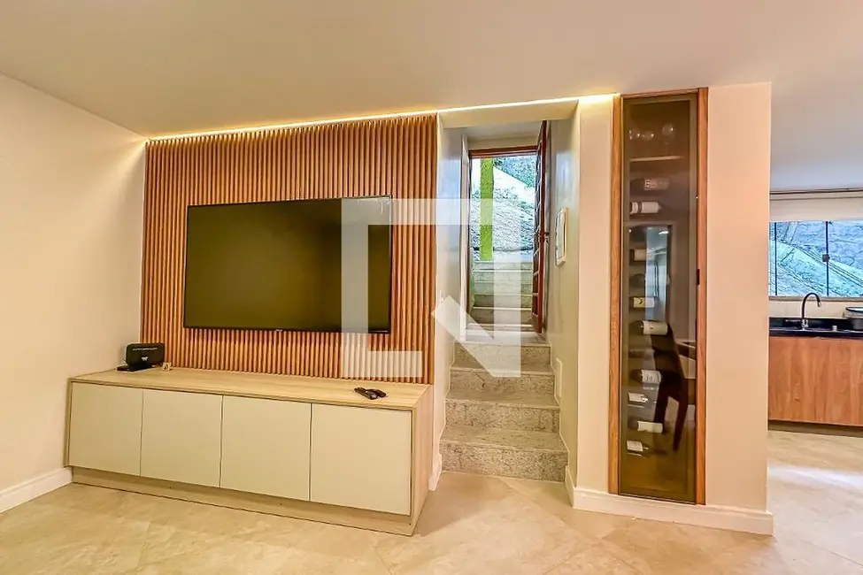 Casa com 3 quartos à venda, 363m2 em Laranjeiras, Rio De Janeiro - RJ - imagem 9 Foto 9 de Casa com 3 quartos à venda, 363m2 em Laranjeiras, Rio De Janeiro - RJ