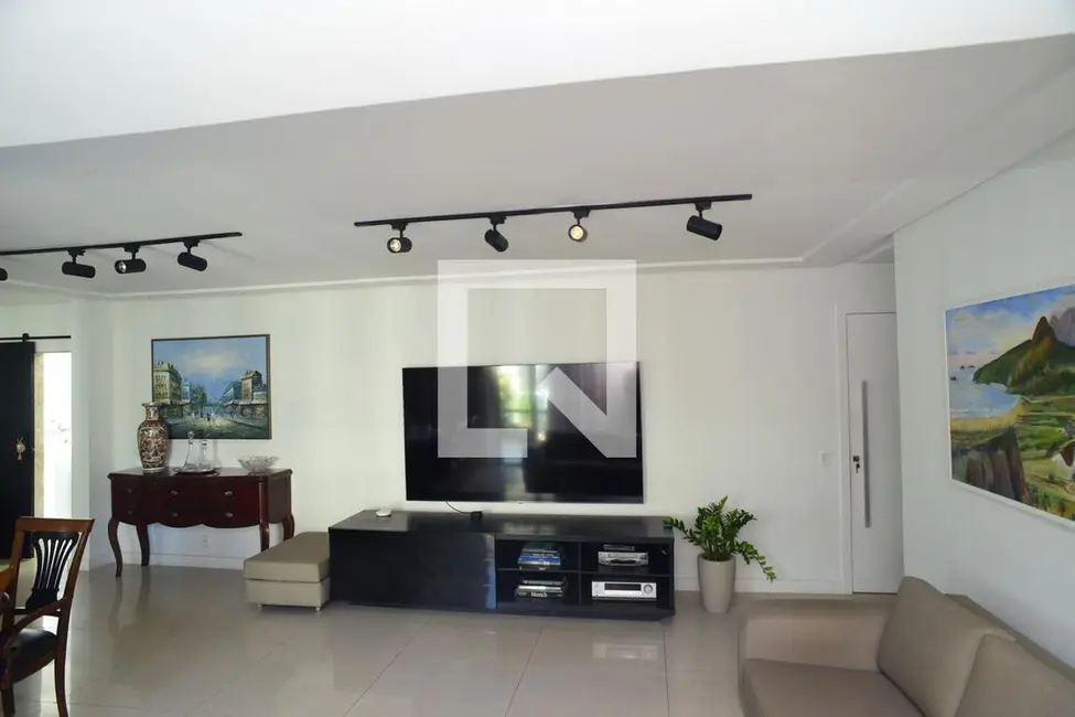 Apartamento com 5 quartos à venda, 313m2 em Barra da Tijuca, Rio De Janeiro - RJ - imagem 3 Foto 3 de Apartamento com 5 quartos à venda, 313m2 em Barra da Tijuca, Rio De Janeiro - RJ