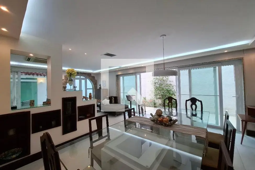 Casa com 5 quartos à venda, 325m2 em Urca, Rio De Janeiro - RJ - imagem 6 Foto 6 de Casa com 5 quartos à venda, 325m2 em Urca, Rio De Janeiro - RJ