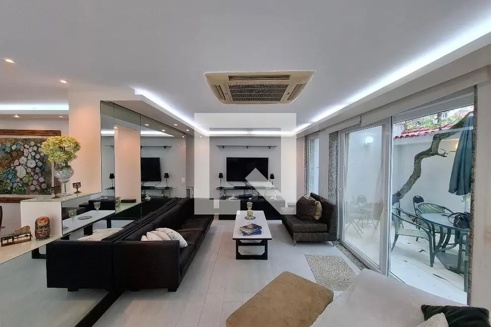 Casa com 5 quartos à venda, 325m2 em Urca, Rio De Janeiro - RJ - imagem 2 Foto 2 de Casa com 5 quartos à venda, 325m2 em Urca, Rio De Janeiro - RJ