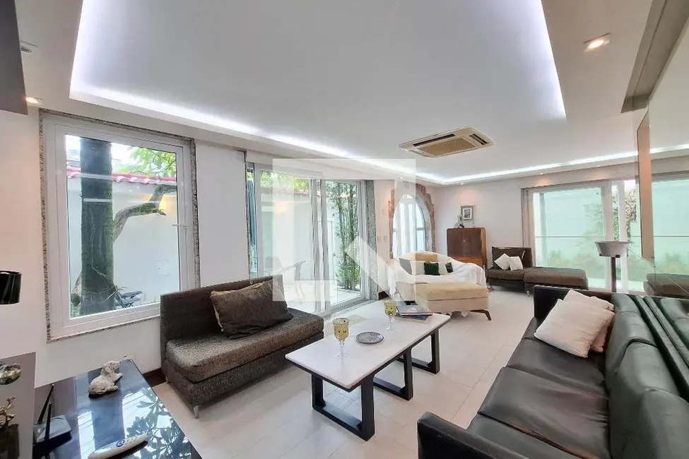 Casa com 5 quartos à venda, 325m2 em Urca, Rio De Janeiro - RJ - imagem 3 Foto 3 de Casa com 5 quartos à venda, 325m2 em Urca, Rio De Janeiro - RJ
