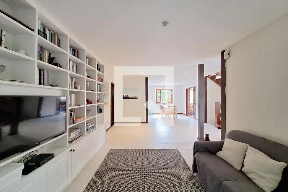 Casa com 5 quartos à venda, 1037m2 em Laranjeiras, Rio De Janeiro - RJ - imagem 9 Foto 9 de Casa com 5 quartos à venda, 1037m2 em Laranjeiras, Rio De Janeiro - RJ