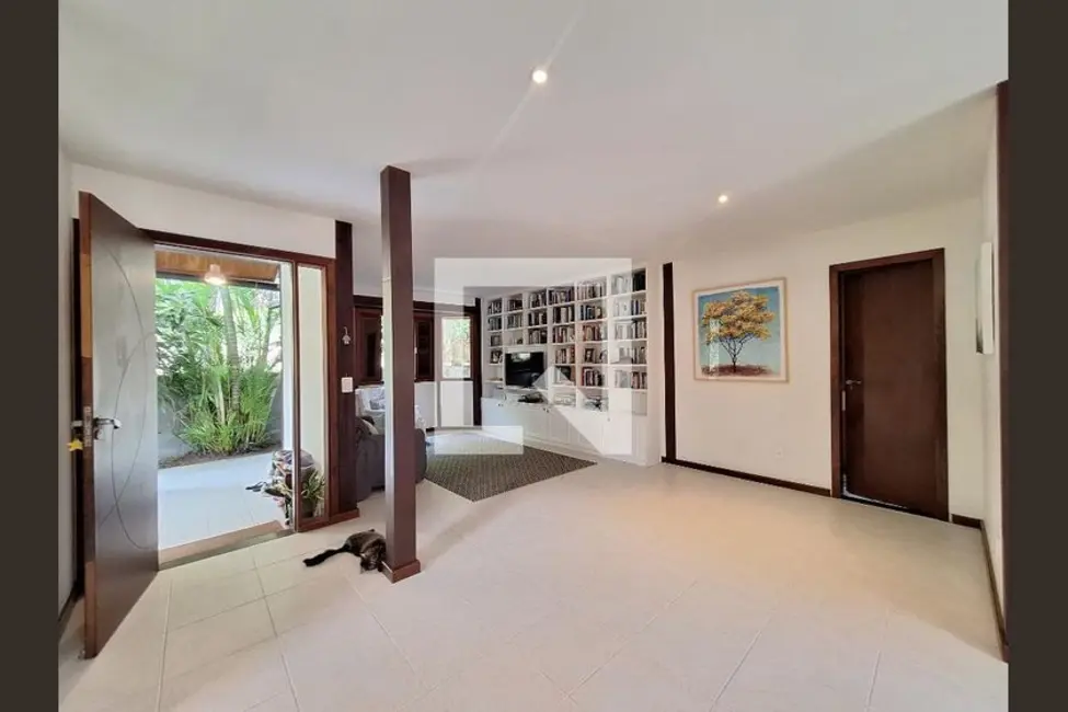 Casa com 5 quartos à venda, 1037m2 em Laranjeiras, Rio De Janeiro - RJ - imagem 1 Foto 1 de Casa com 5 quartos à venda, 1037m2 em Laranjeiras, Rio De Janeiro - RJ