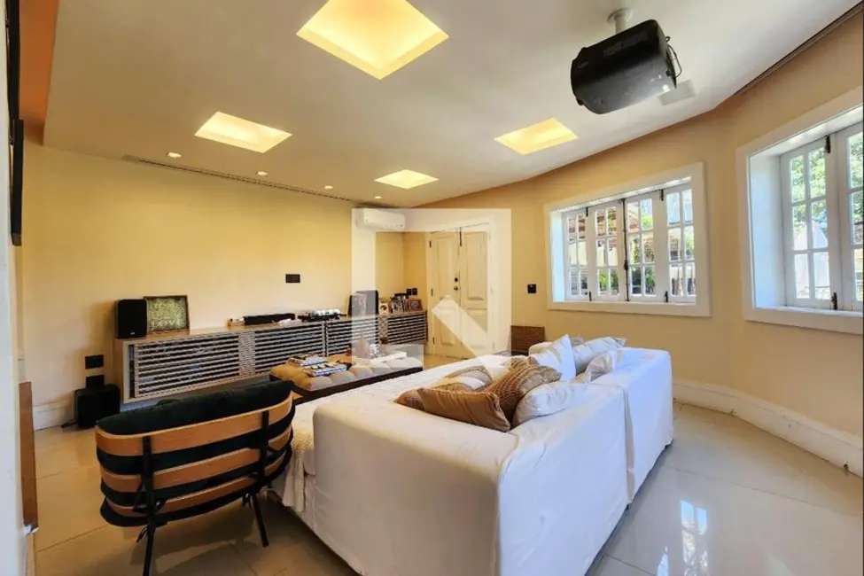 Casa com 6 quartos à venda, 600m2 em Laranjeiras, Rio De Janeiro - RJ - imagem 8 Foto 8 de Casa com 6 quartos à venda, 600m2 em Laranjeiras, Rio De Janeiro - RJ