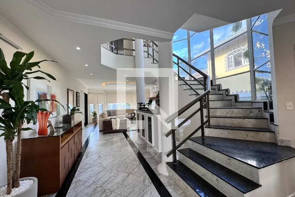 Casa de Condomínio com 6 quartos à venda, 387m2 em Rio De Janeiro - RJ - imagem 3 Foto 3 de Casa de Condomínio com 6 quartos à venda, 387m2 em Rio De Janeiro - RJ