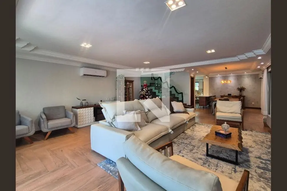 Casa com 4 quartos à venda, 356m2 em Rio De Janeiro - RJ - imagem 3 Foto 3 de Casa com 4 quartos à venda, 356m2 em Rio De Janeiro - RJ