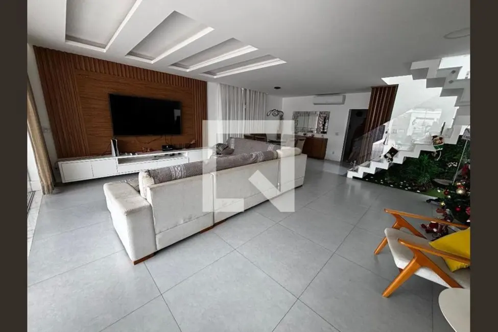 Casa de Condomínio com 5 quartos à venda, 350m2 em Rio De Janeiro - RJ - imagem 1 Foto 1 de Casa de Condomínio com 5 quartos à venda, 350m2 em Rio De Janeiro - RJ