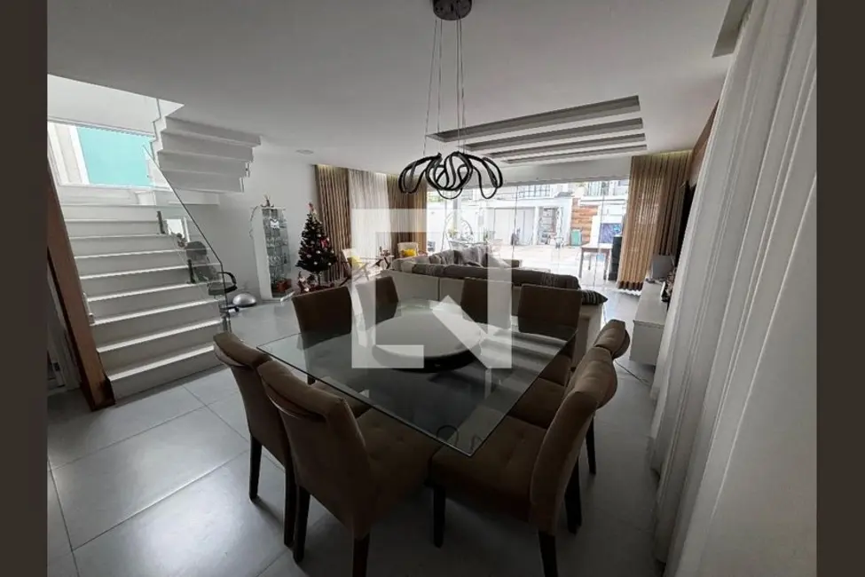 Casa de Condomínio com 5 quartos à venda, 350m2 em Rio De Janeiro - RJ - imagem 6 Foto 6 de Casa de Condomínio com 5 quartos à venda, 350m2 em Rio De Janeiro - RJ