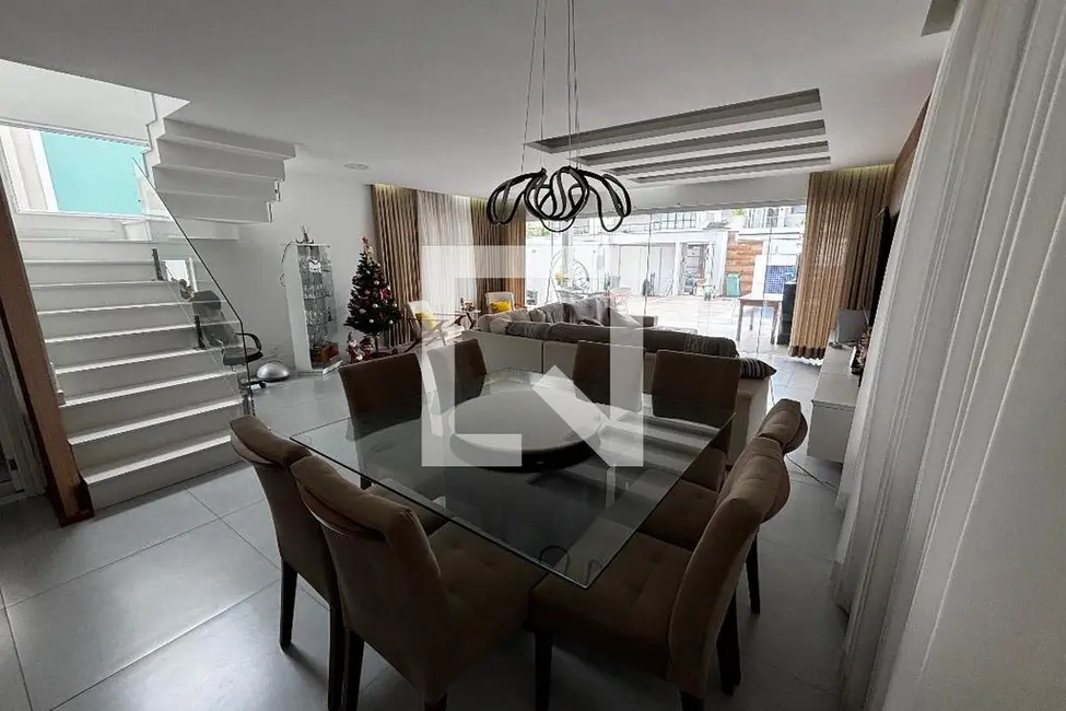 Casa de Condomínio com 5 quartos à venda, 350m2 em Rio De Janeiro - RJ - imagem 9 Foto 9 de Casa de Condomínio com 5 quartos à venda, 350m2 em Rio De Janeiro - RJ