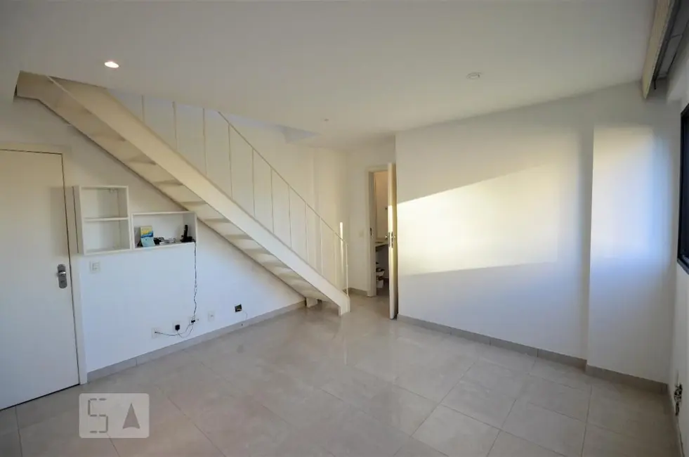 Apartamento com 1 quarto à venda, 100m2 em Laranjeiras, Rio De Janeiro - RJ - imagem 1 Foto 1 de Apartamento com 1 quarto à venda, 100m2 em Laranjeiras, Rio De Janeiro - RJ