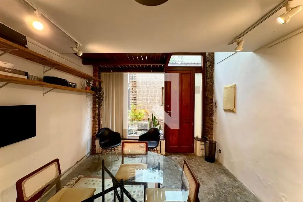 Casa com 2 quartos à venda, 95m2 em Laranjeiras, Rio De Janeiro - RJ - imagem 5 Foto 5 de Casa com 2 quartos à venda, 95m2 em Laranjeiras, Rio De Janeiro - RJ