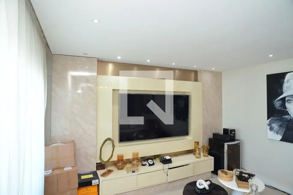 Apartamento com 3 quartos à venda, 250m2 em Barra da Tijuca, Rio De Janeiro - RJ - imagem 2 Foto 2 de Apartamento com 3 quartos à venda, 250m2 em Barra da Tijuca, Rio De Janeiro - RJ