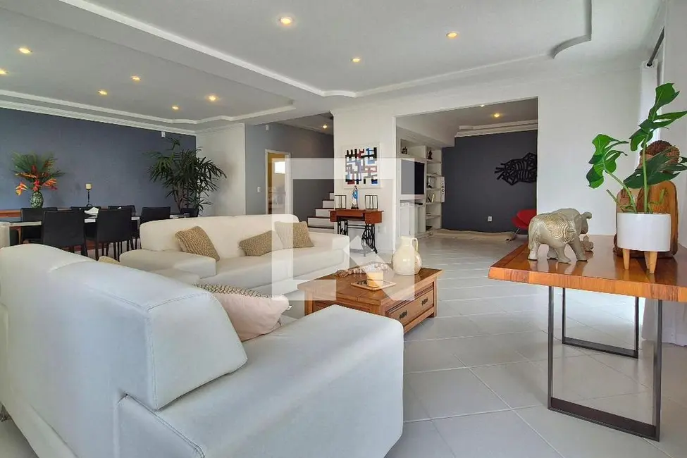 Casa com 4 quartos à venda, 600m2 em Rio De Janeiro - RJ - imagem 2 Foto 2 de Casa com 4 quartos à venda, 600m2 em Rio De Janeiro - RJ