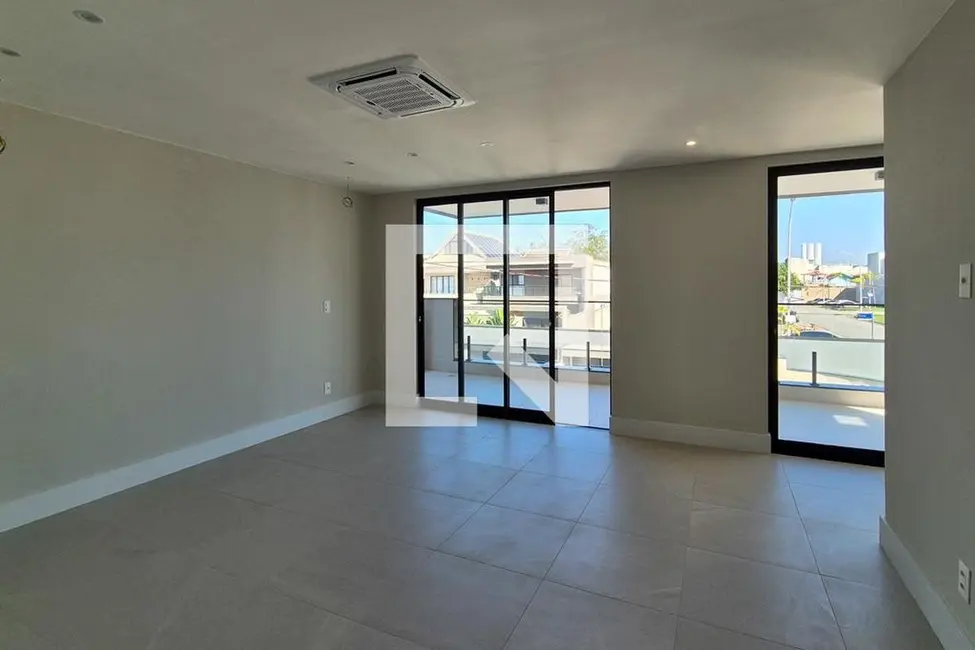 Casa de Condomínio com 4 quartos à venda, 450m2 em Rio De Janeiro - RJ - imagem 8 Foto 8 de Casa de Condomínio com 4 quartos à venda, 450m2 em Rio De Janeiro - RJ