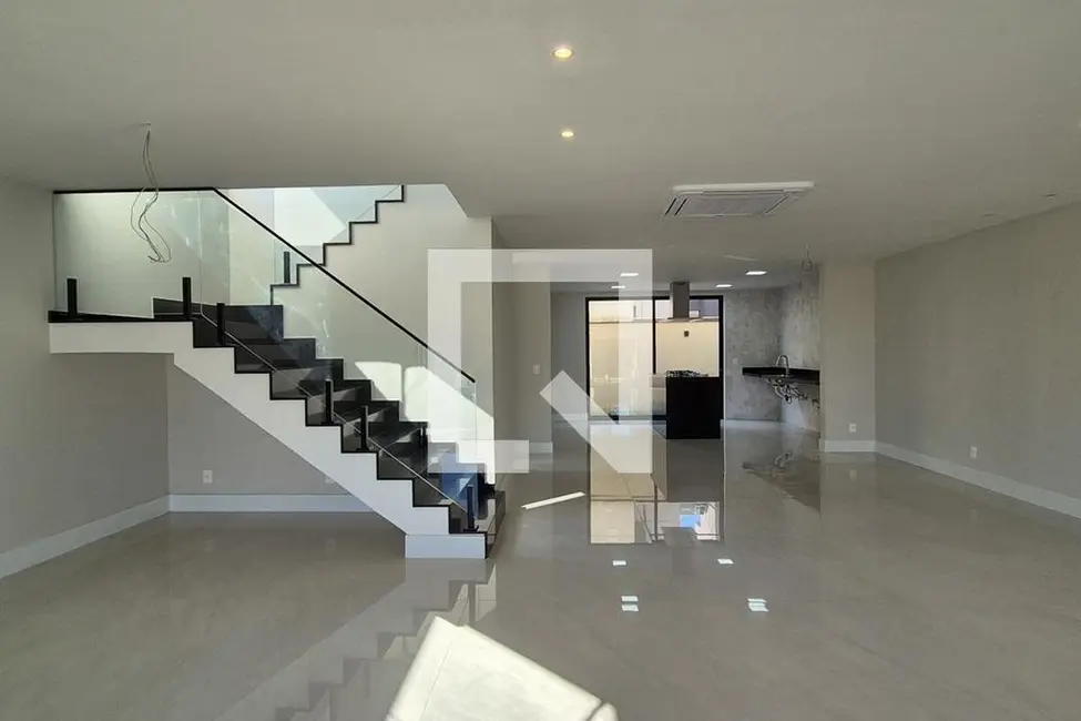 Casa de Condomínio com 4 quartos à venda, 450m2 em Rio De Janeiro - RJ - imagem 6 Foto 6 de Casa de Condomínio com 4 quartos à venda, 450m2 em Rio De Janeiro - RJ
