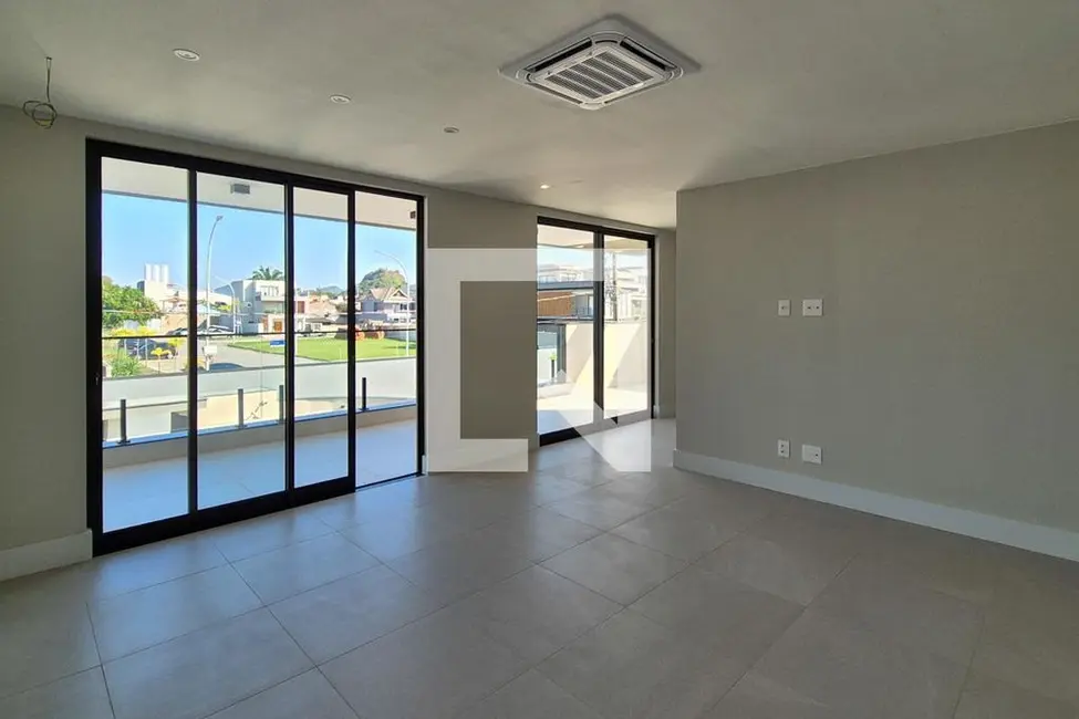 Casa de Condomínio com 4 quartos à venda, 450m2 em Rio De Janeiro - RJ - imagem 9 Foto 9 de Casa de Condomínio com 4 quartos à venda, 450m2 em Rio De Janeiro - RJ
