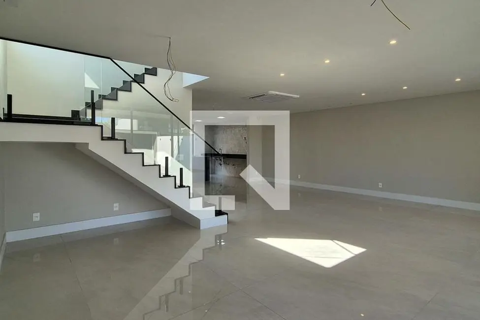 Casa de Condomínio com 4 quartos à venda, 450m2 em Rio De Janeiro - RJ - imagem 5 Foto 5 de Casa de Condomínio com 4 quartos à venda, 450m2 em Rio De Janeiro - RJ