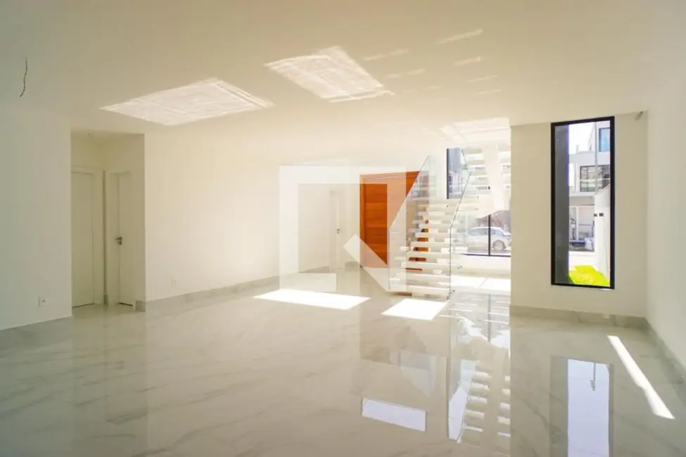 Casa de Condomínio com 5 quartos à venda, 400m2 em Rio De Janeiro - RJ - imagem 1 Foto 1 de Casa de Condomínio com 5 quartos à venda, 400m2 em Rio De Janeiro - RJ