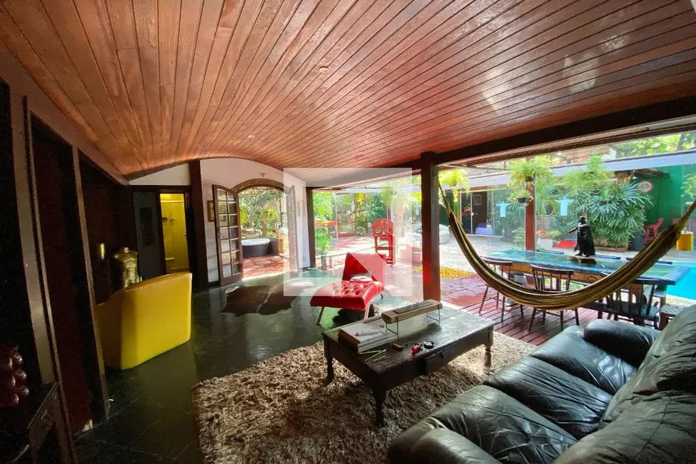 Casa com 7 quartos à venda, 600m2 em Laranjeiras, Rio De Janeiro - RJ - imagem 7 Foto 7 de Casa com 7 quartos à venda, 600m2 em Laranjeiras, Rio De Janeiro - RJ