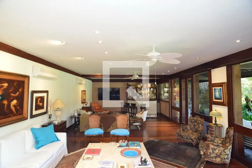 Casa com 4 quartos à venda, 750m2 em Barra da Tijuca, Rio De Janeiro - RJ - imagem 8 Foto 8 de Casa com 4 quartos à venda, 750m2 em Barra da Tijuca, Rio De Janeiro - RJ