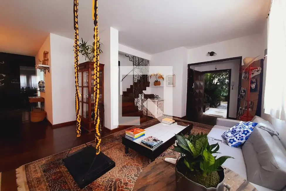 Casa com 7 quartos à venda, 540m2 em Laranjeiras, Rio De Janeiro - RJ - imagem 2 Foto 2 de Casa com 7 quartos à venda, 540m2 em Laranjeiras, Rio De Janeiro - RJ