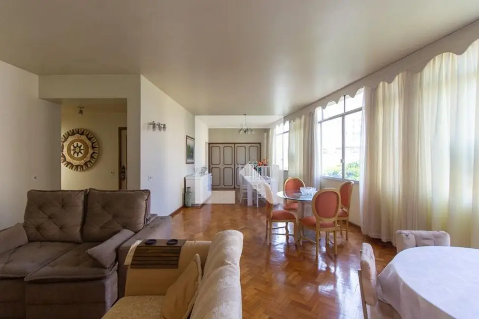 Apartamento com 4 quartos à venda, 250m2 em Laranjeiras, Rio De Janeiro - RJ - imagem 1 Foto 1 de Apartamento com 4 quartos à venda, 250m2 em Laranjeiras, Rio De Janeiro - RJ