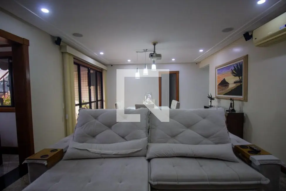 Apartamento com 4 quartos à venda, 350m2 em Rio De Janeiro - RJ - imagem 8 Foto 8 de Apartamento com 4 quartos à venda, 350m2 em Rio De Janeiro - RJ