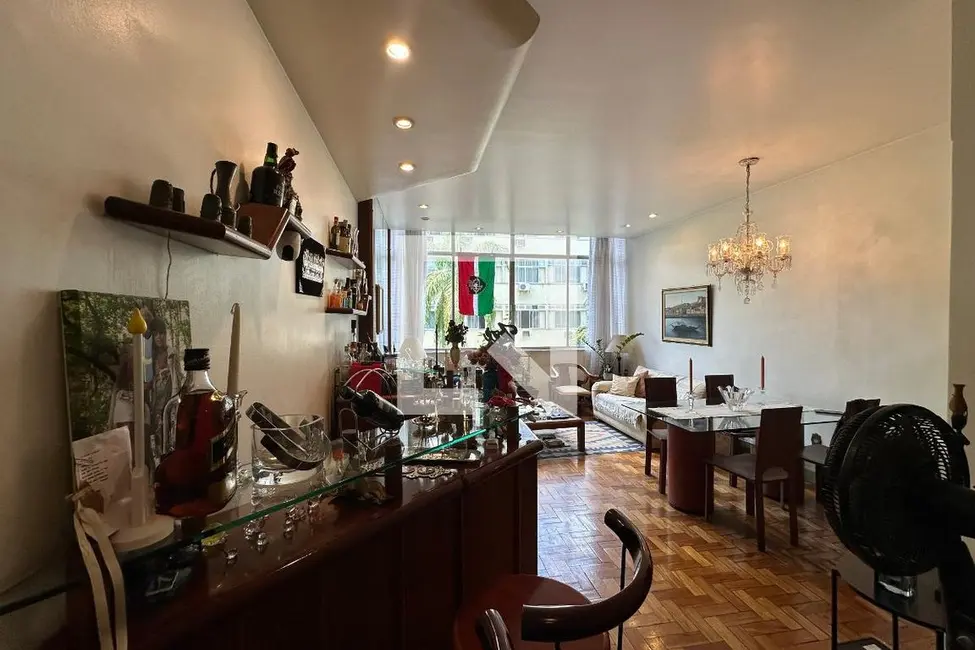 Apartamento com 3 quartos à venda, 122m2 em Laranjeiras, Rio De Janeiro - RJ - imagem 2 Foto 2 de Apartamento com 3 quartos à venda, 122m2 em Laranjeiras, Rio De Janeiro - RJ