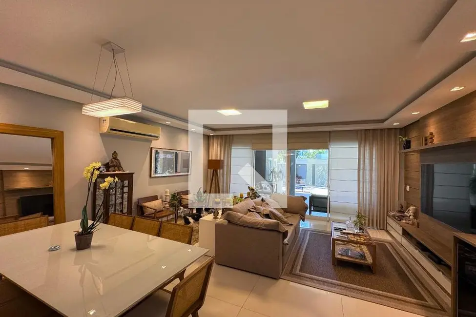 Casa de Condomínio com 4 quartos à venda, 340m2 em Rio De Janeiro - RJ - imagem 3 Foto 3 de Casa de Condomínio com 4 quartos à venda, 340m2 em Rio De Janeiro - RJ