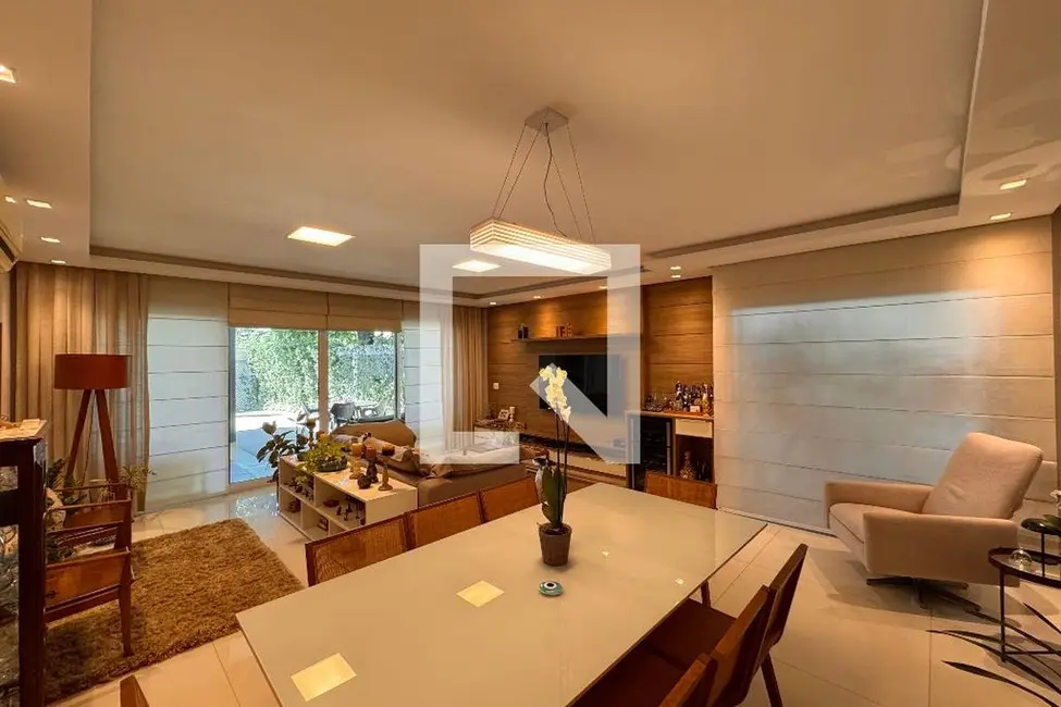 Casa de Condomínio com 4 quartos à venda, 340m2 em Rio De Janeiro - RJ - imagem 4 Foto 4 de Casa de Condomínio com 4 quartos à venda, 340m2 em Rio De Janeiro - RJ