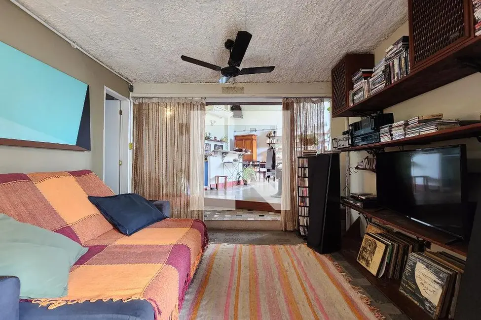 Casa com 4 quartos à venda, 320m2 em Laranjeiras, Rio De Janeiro - RJ - imagem 3 Foto 3 de Casa com 4 quartos à venda, 320m2 em Laranjeiras, Rio De Janeiro - RJ