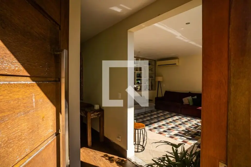 Casa com 5 quartos à venda, 390m2 em Laranjeiras, Rio De Janeiro - RJ - imagem 5 Foto 5 de Casa com 5 quartos à venda, 390m2 em Laranjeiras, Rio De Janeiro - RJ