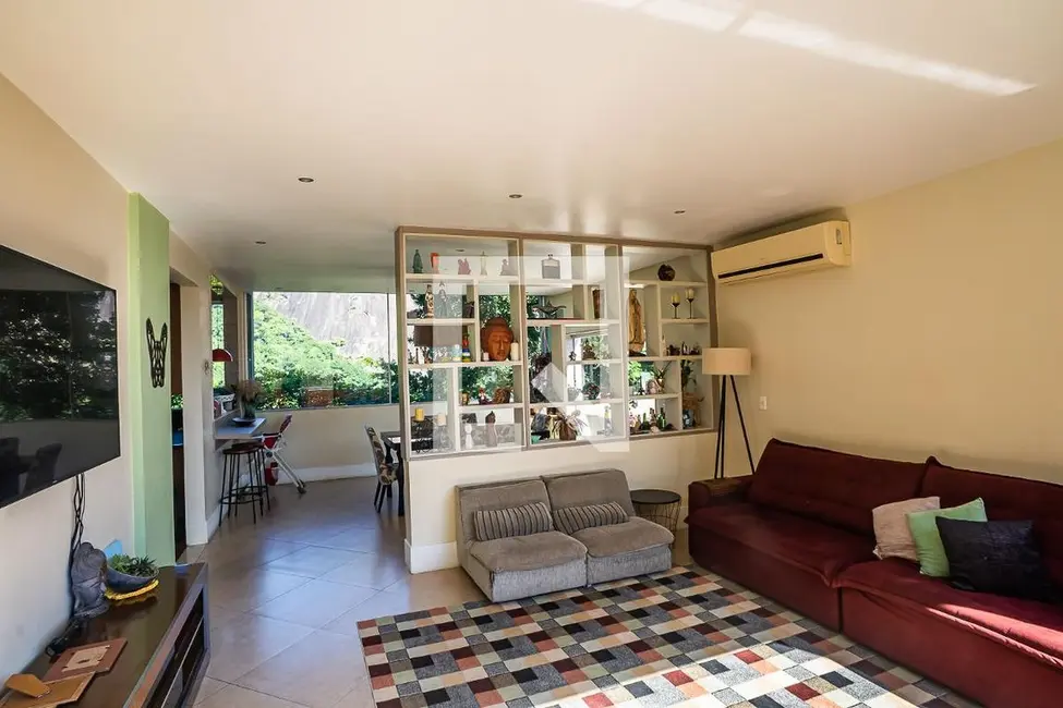 Casa com 5 quartos à venda, 390m2 em Laranjeiras, Rio De Janeiro - RJ - imagem 2 Foto 2 de Casa com 5 quartos à venda, 390m2 em Laranjeiras, Rio De Janeiro - RJ