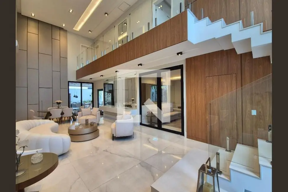 Foto 2 de Casa com 4 quartos à venda, 300m2 em Rio De Janeiro - RJ