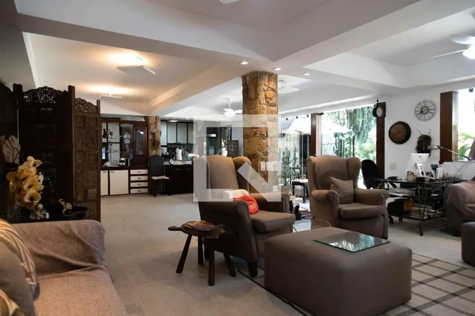 Foto 2 de Casa com 7 quartos à venda, 1200m2 em Rio De Janeiro - RJ