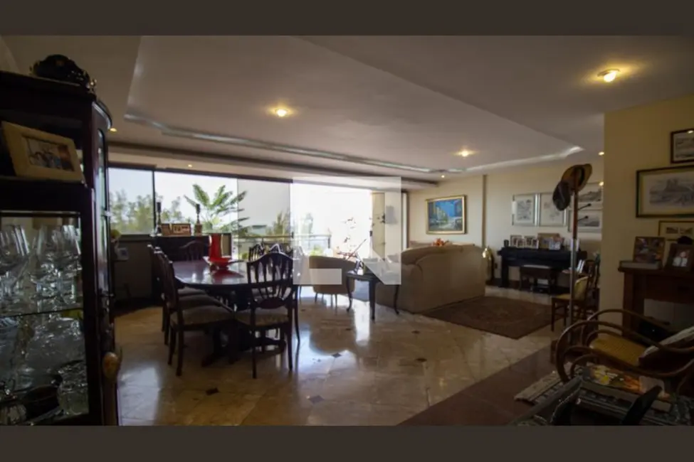 Apartamento com 5 quartos à venda, 345m2 em Rio De Janeiro - RJ - imagem 3 Foto 3 de Apartamento com 5 quartos à venda, 345m2 em Rio De Janeiro - RJ