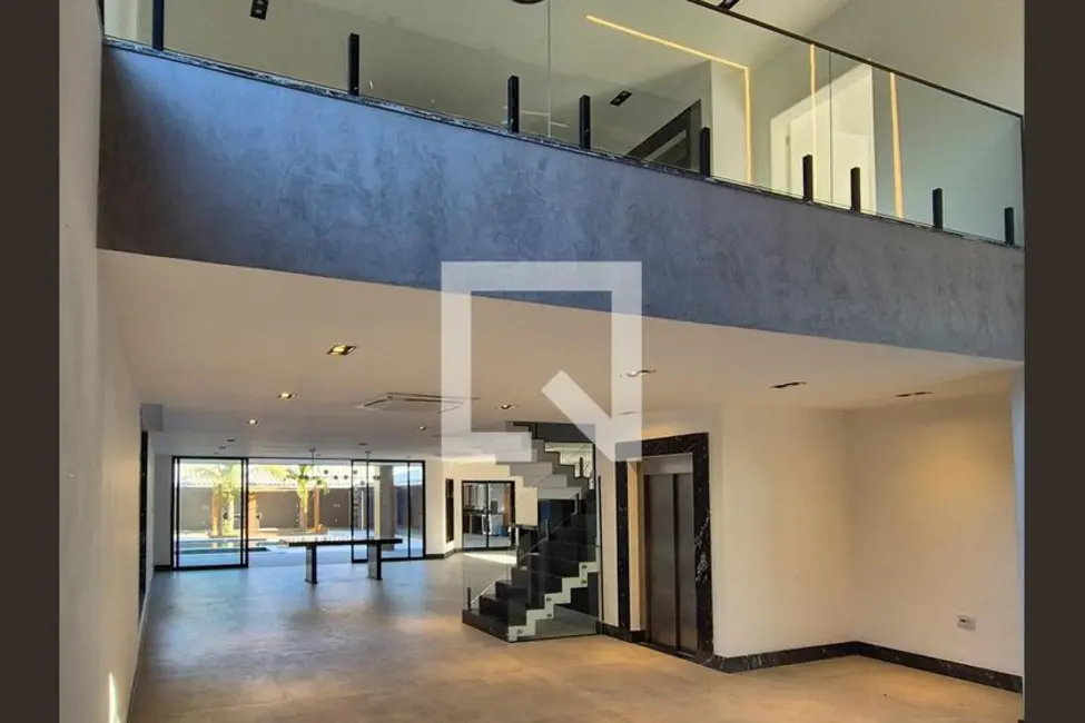 Casa com 6 quartos à venda, 1200m2 em Rio De Janeiro - RJ - imagem 2 Foto 2 de Casa com 6 quartos à venda, 1200m2 em Rio De Janeiro - RJ