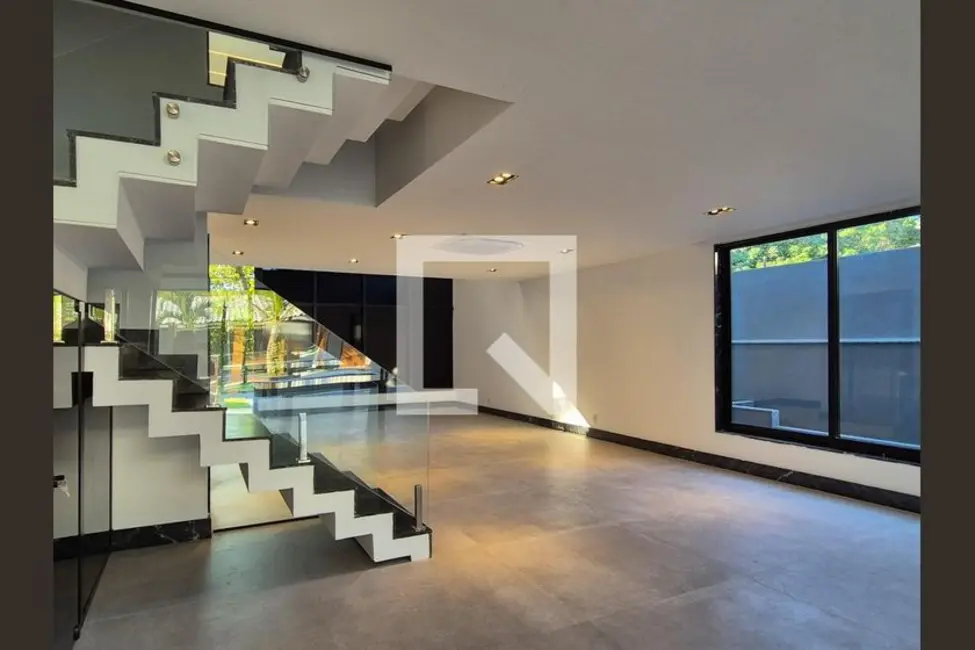 Casa com 6 quartos à venda, 1200m2 em Rio De Janeiro - RJ - imagem 4 Foto 4 de Casa com 6 quartos à venda, 1200m2 em Rio De Janeiro - RJ