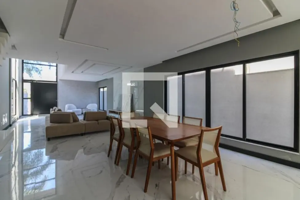 Foto 1 de Casa com 4 quartos à venda, 450m2 em Rio De Janeiro - RJ